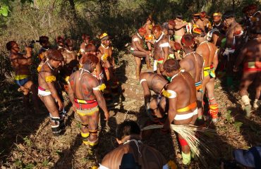 Xingu-Indianer-Vorbereitung-zum-Kwarup